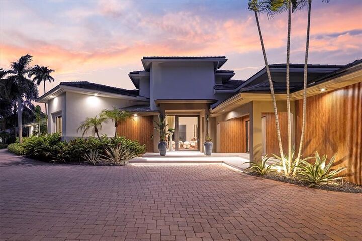 Property Photo:  3340 Paddock Rd  FL 33331 