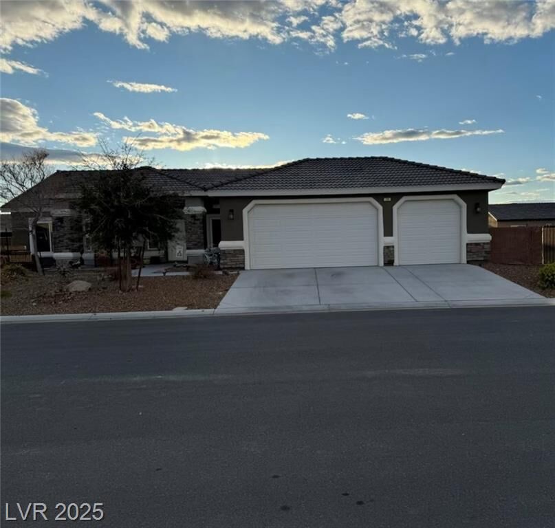 Property Photo: 170 Magnolia Boulevard NV 89048