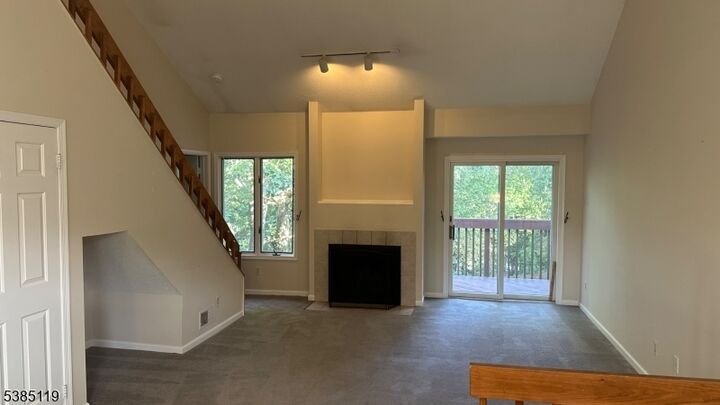Property Photo:  14 Red Oak Ter  NJ 07438 