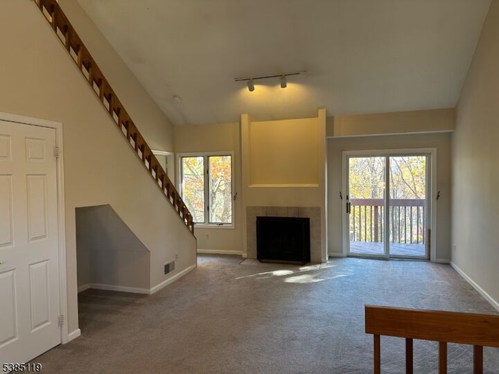 Property Photo:  14 Red Oak Ter  NJ 07438 