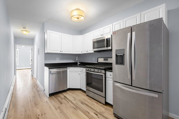 Property Photo:  553 Jersey Ave 3L (301)  NJ 07302 