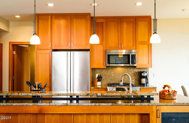 Property Photo: 33000 Cape Kiwanda Dr, Unit 2 Wk 39 OR 97135