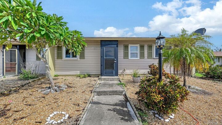Property Photo:  1953 Settlement Road 14  FL 34285 