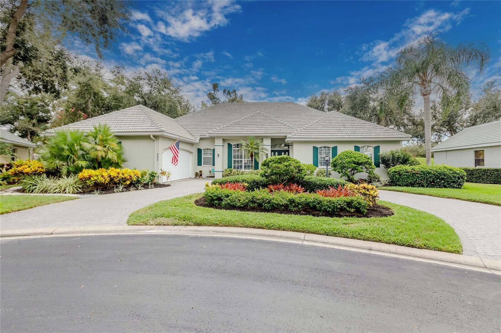 Property Photo:  442 Tremingham Way  FL 34293 