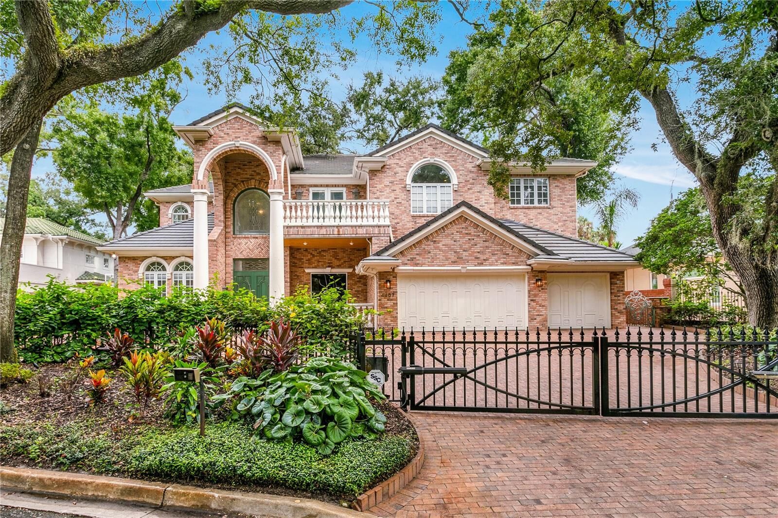 Property Photo:  4407 W Dale Avenue  FL 33609 