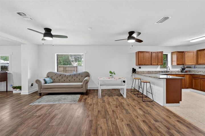Property Photo:  1250 Mitchell Street  FL 33801 