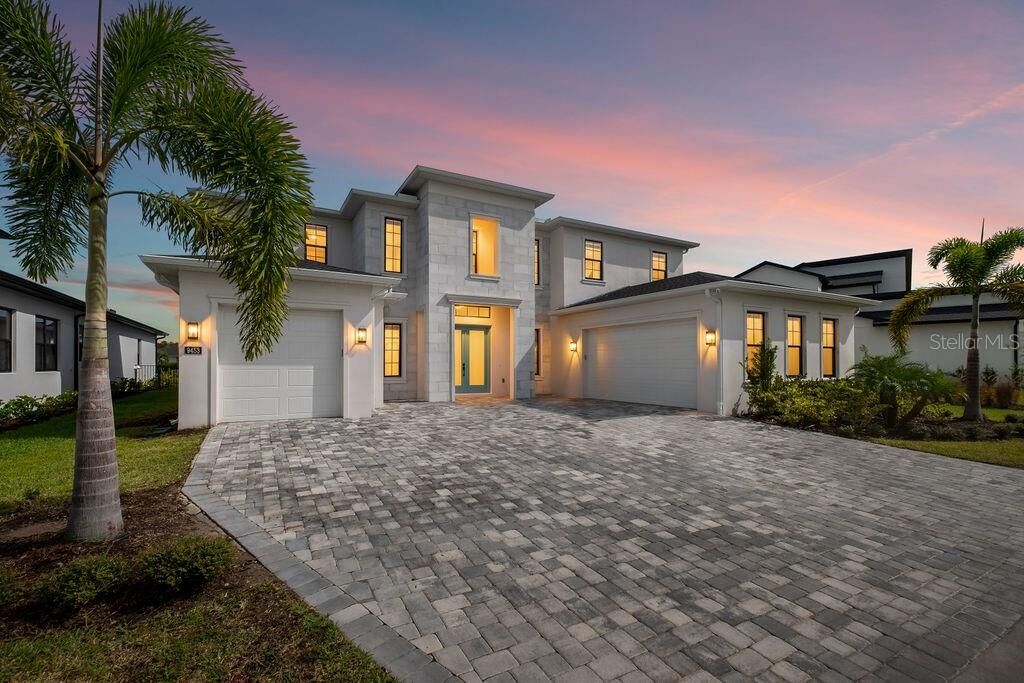 Property Photo: 9453 Golden Laurel Lane FL 32827