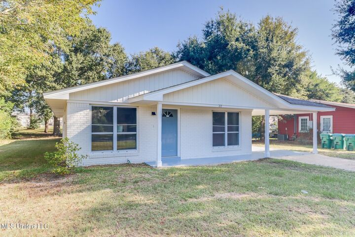 Property Photo:  22 E Park Street  MS 39507 