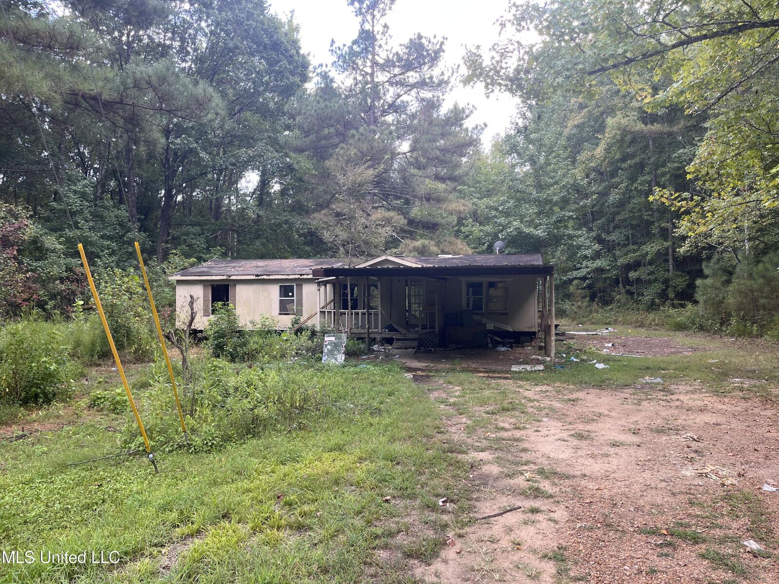 Property Photo:  227 Felix Road  MS 38661 