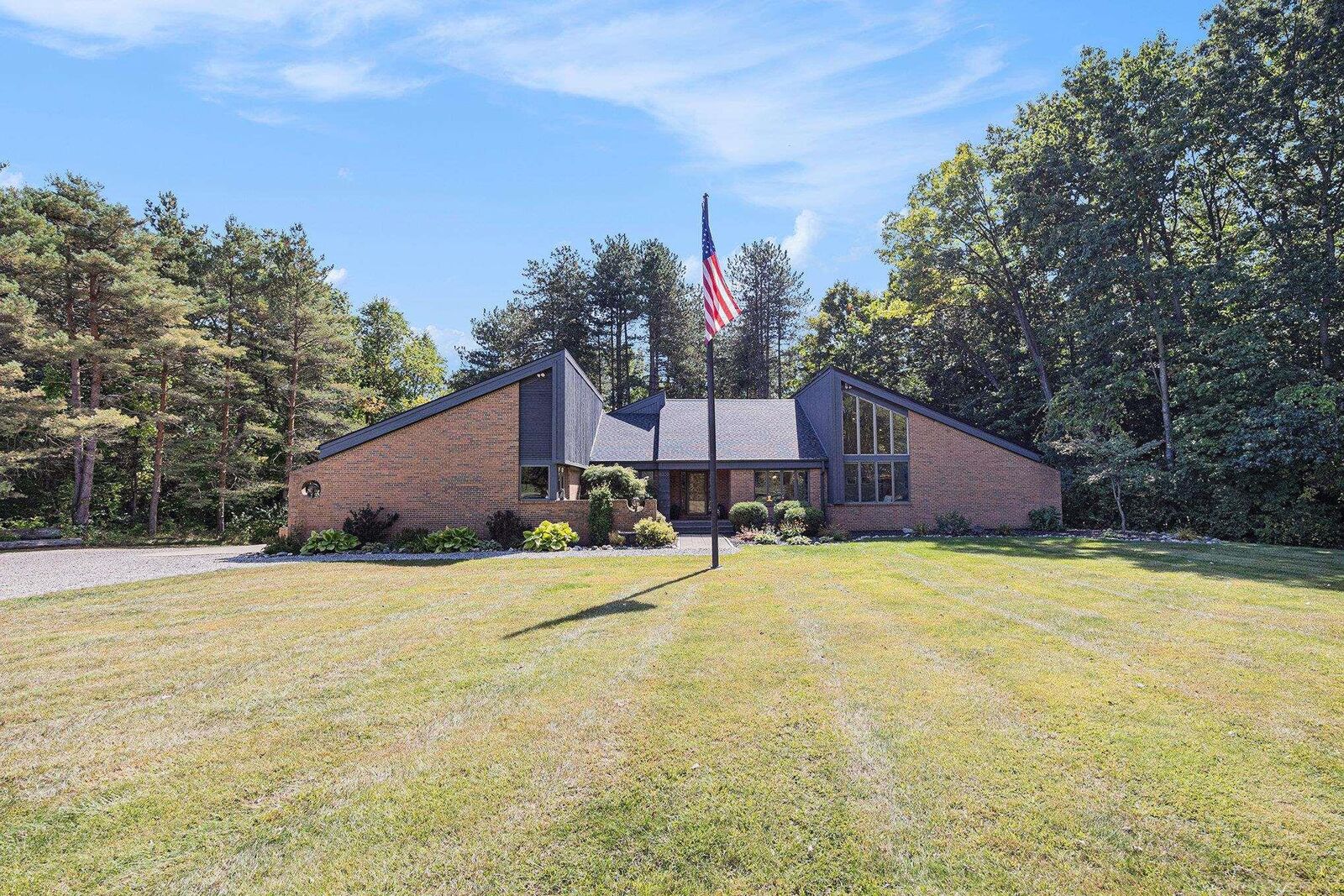 Property Photo:  5220 Nardoni Lane  MI 48428 