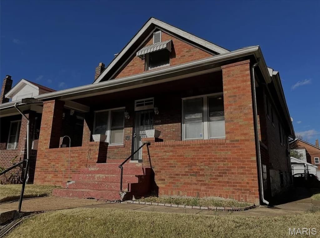 Property Photo:  4843 Lee Avenue  MO 63115 