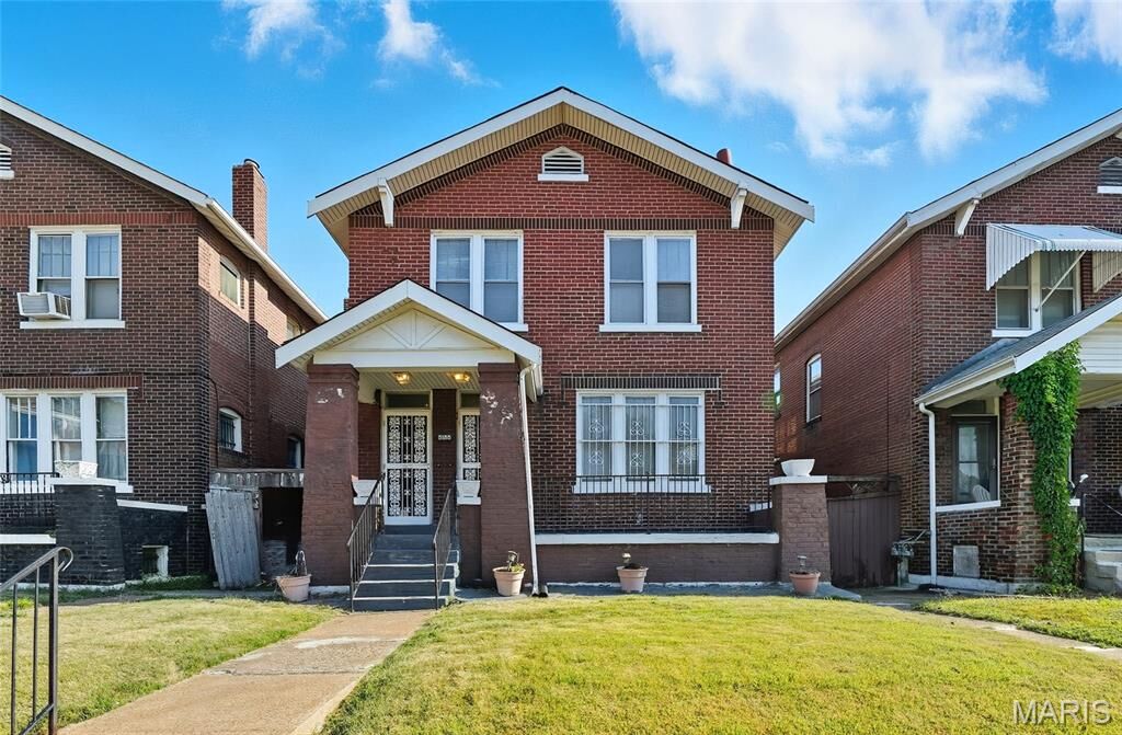 Property Photo: 5155 Northland Avenue MO 63113