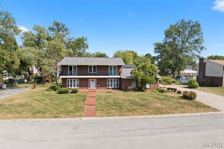 Property Photo:  10 Ravenwood Circle  IL 62269 