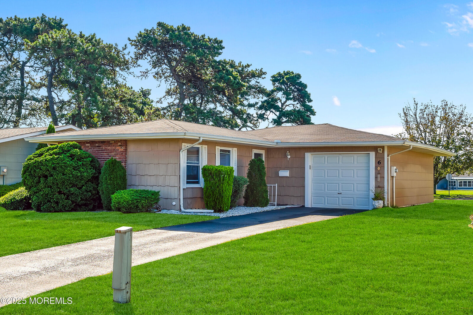 Property Photo:  6 Heywood Court  NJ 08724 