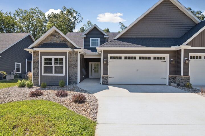 1160 Lochaven Circle  Hillsdale MI 49242 photo