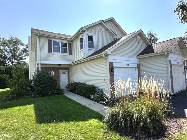 Property Photo:  7829 Darien Lake Drive 7829  IL 60561 