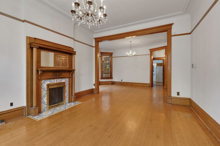 Property Photo:  2113 W Concord Place  IL 60647 