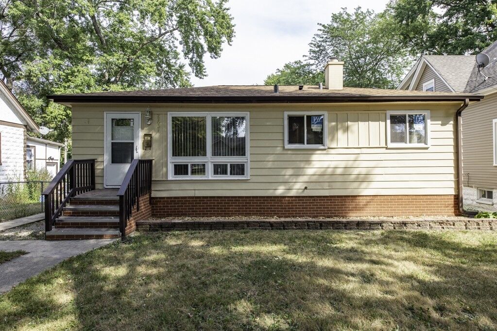 Property Photo: 2903 Emmaus Avenue IL 60099