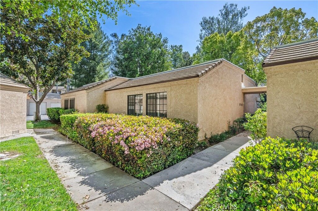 Property Photo:  600 Central 406  CA 92507 