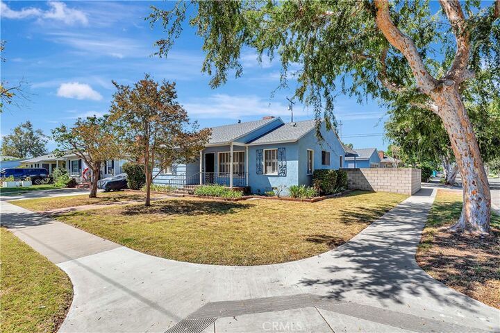 Property Photo:  1949 Chatwin Avenue  CA 90815 