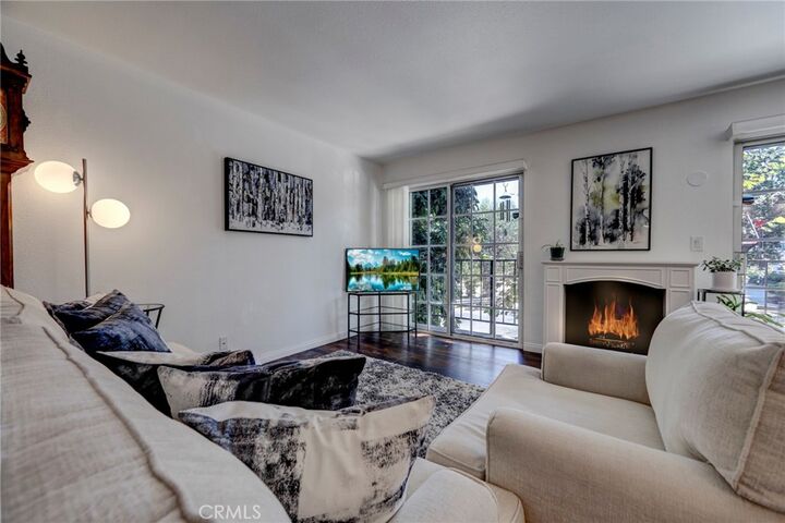 Property Photo: 4249 Longridge Avenue 102 CA 91604