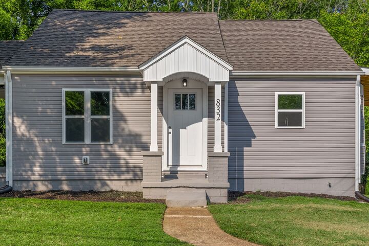 Property Photo:  832 Richardson St  TN 37040 