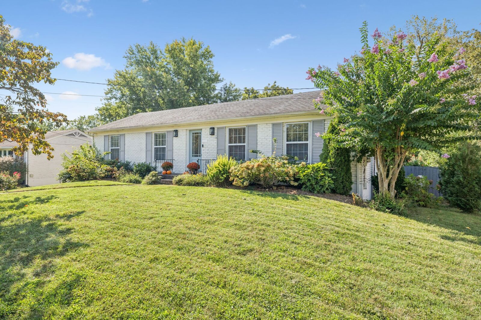 Property Photo:  605 Elaine Dr  TN 37211 