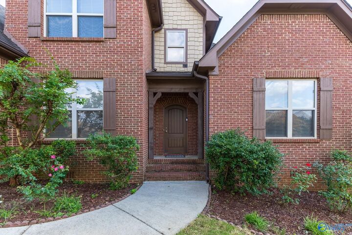 Property Photo:  164 Silo Hill Road  AL 35758 