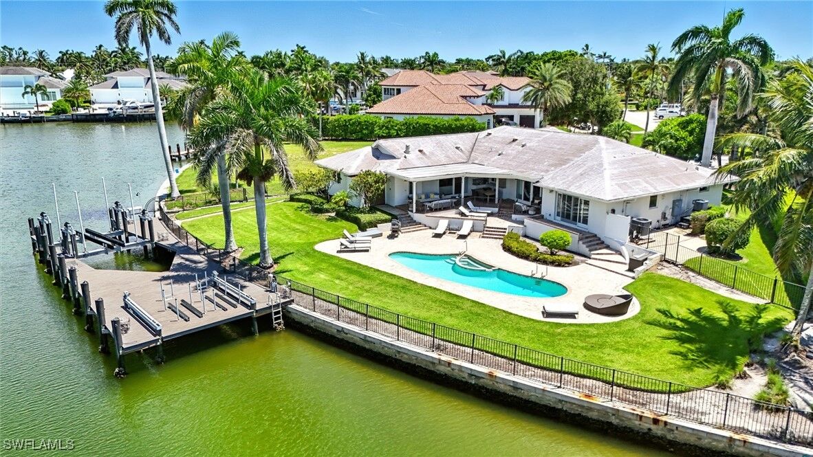 Property Photo: 205 Spring Line Drive FL 34102