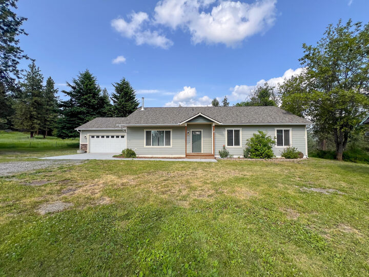 Property Photo:  395 A Old Dominion Rd  WA 99114 