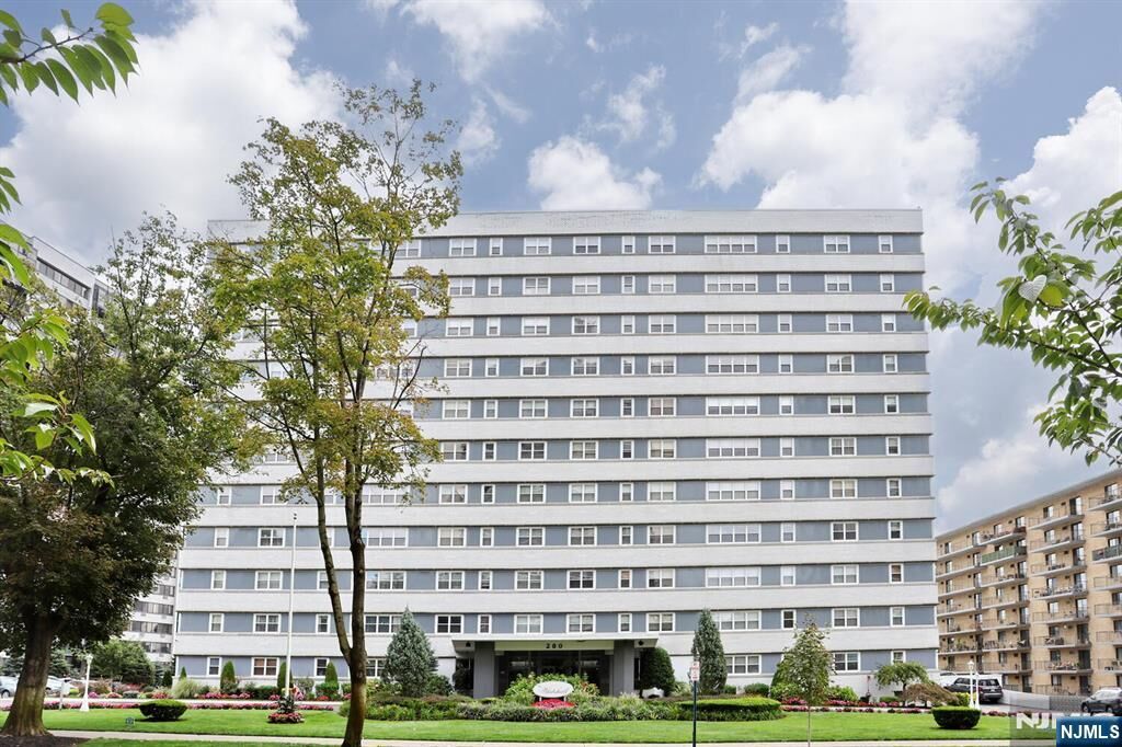 Property Photo:  280 Prospect Avenue 5F  NJ 07601 