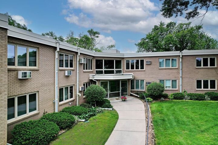 Property Photo:  4380 Brookside Court 116  MN 55436 