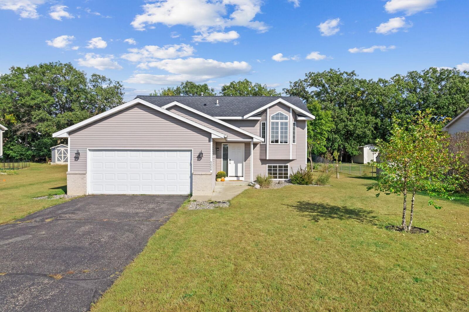 Property Photo:  5008 Bluff Road  MN 55309 