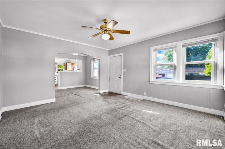 Property Photo:  1011 W Forrest Hill Avenue  IL 61604 