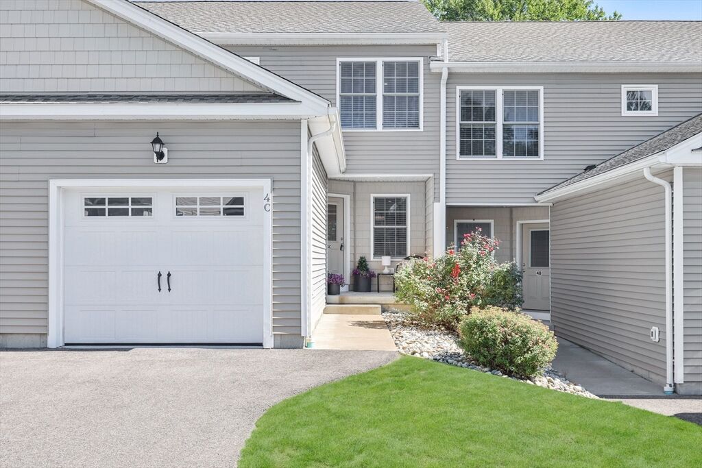 Property Photo:  4 Maple View Ln C  MA 01001 