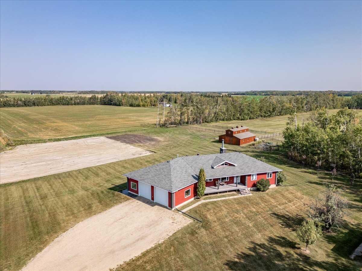Property Photo: 27318 Twp Road 482 AB T0C 0V0