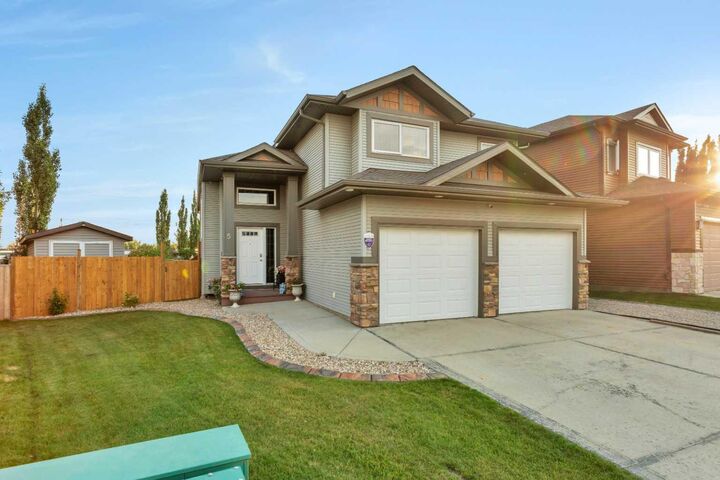 5 Heritage Drive  Penhold AB T0M 1R0 photo