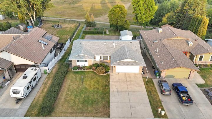 Property Photo:  83 Oberlin Avenue  AB T4N 4X1 
