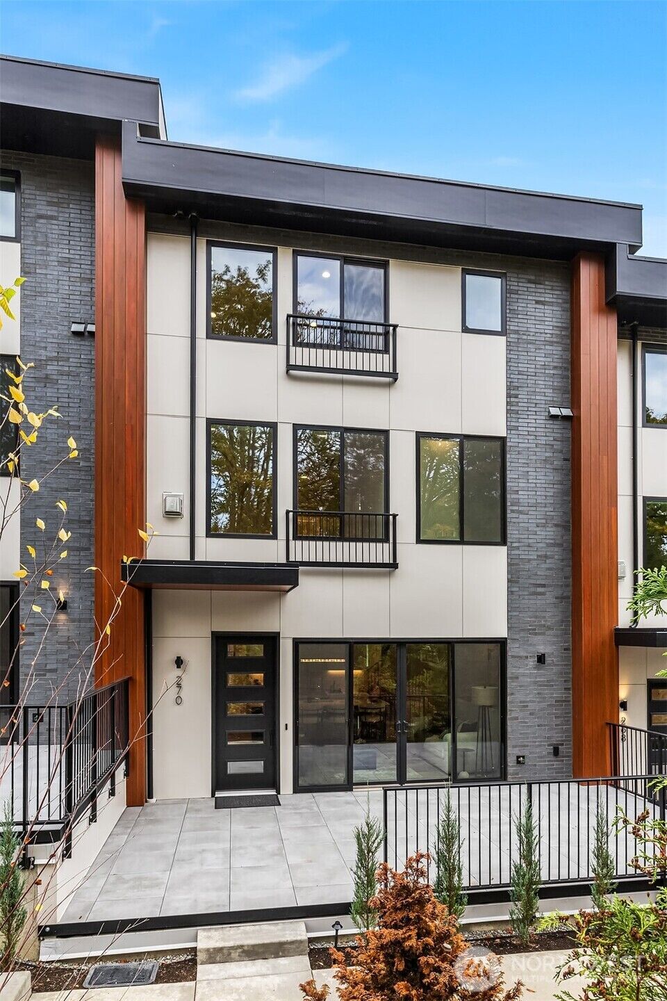 Property Photo:  286  118th Avenue SE  WA 98005 