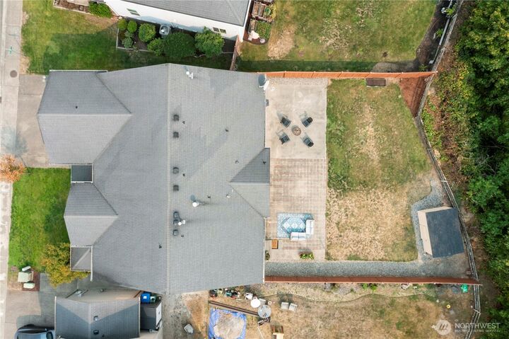 Property Photo:  2925 SE 4th Street  WA 98056 