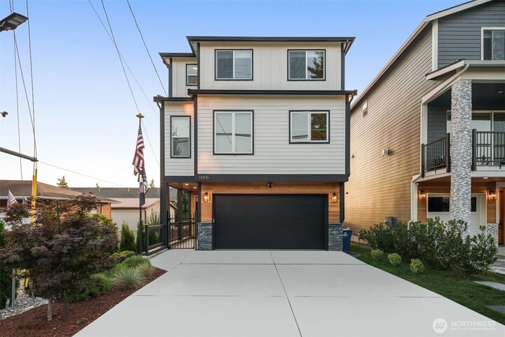 Property Photo:  14816  40th Avenue W 4  WA 98087 