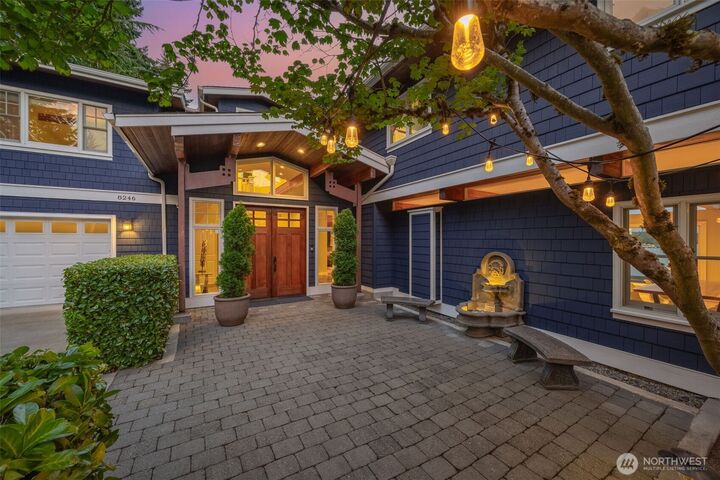 Property Photo: 8246 E Mercer Way WA 98040