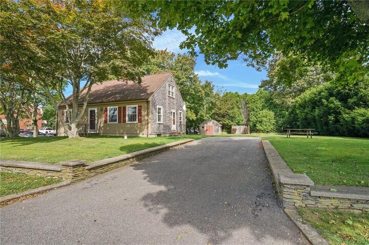 Property Photo:  7 Annawamscutt Drive  RI 02809 