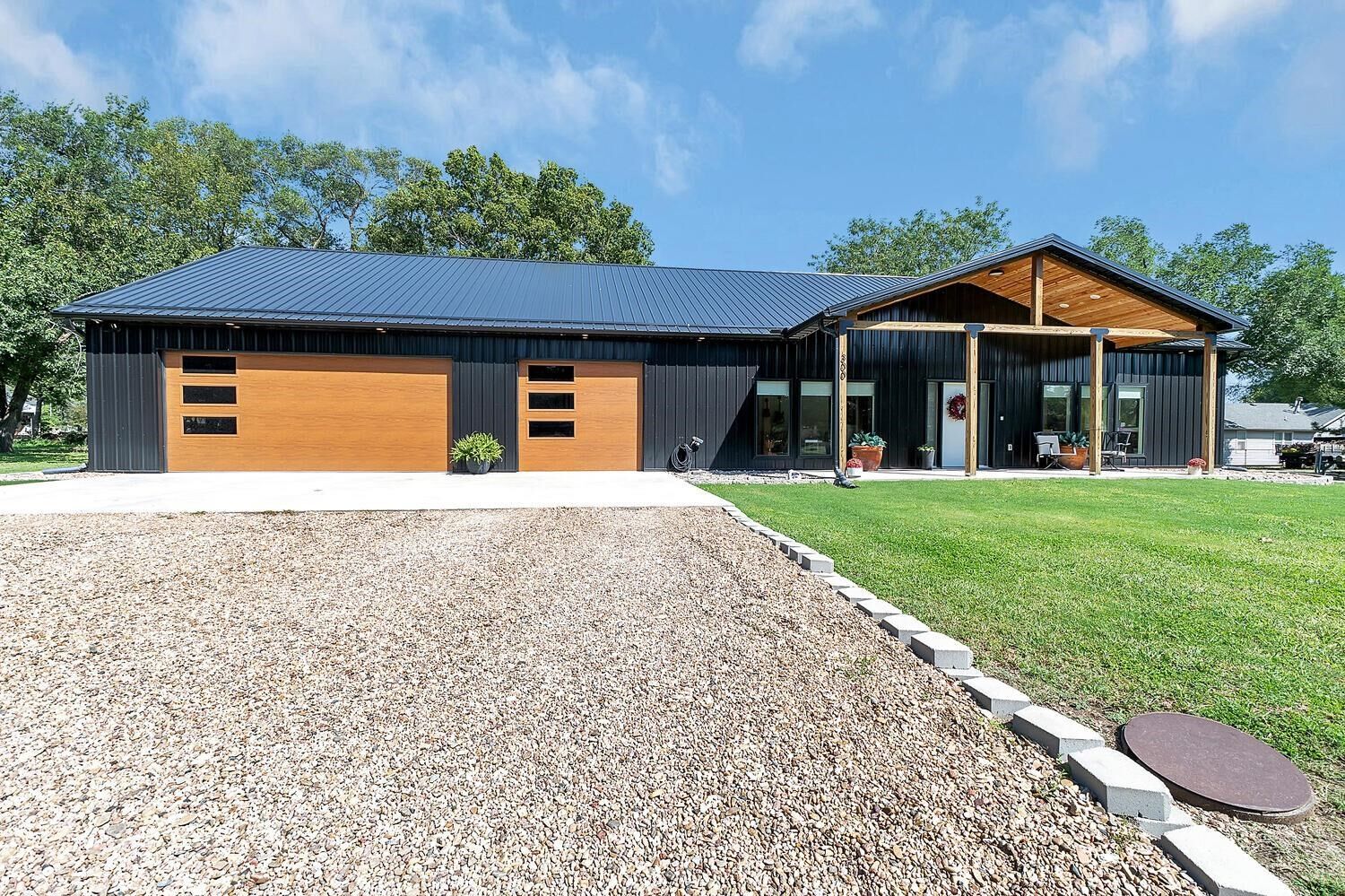 Property Photo:  300 W Plumb St  KS 67074 