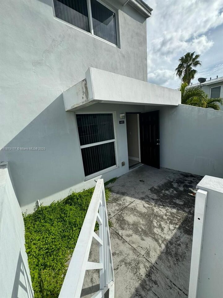 Property Photo:  483 NW 19th St 362  FL 33136 