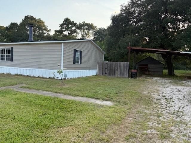 Property Photo:  517 Merchant  TX 77659 