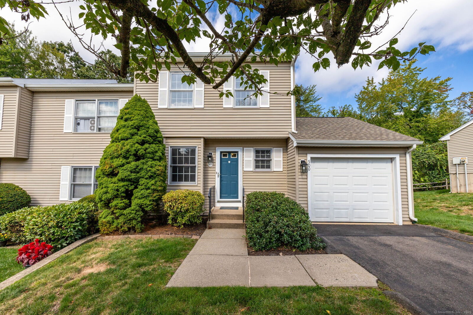 Property Photo:  500 Holly Hill Drive 500  CT 06067 