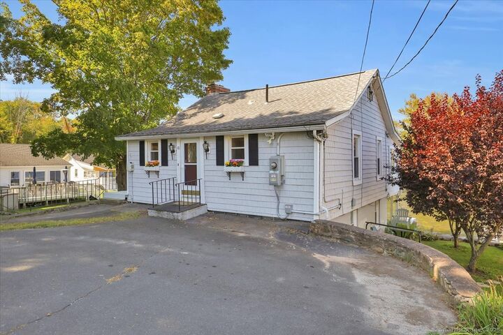 Property Photo:  10 Lakeside Lane  CT 06043 