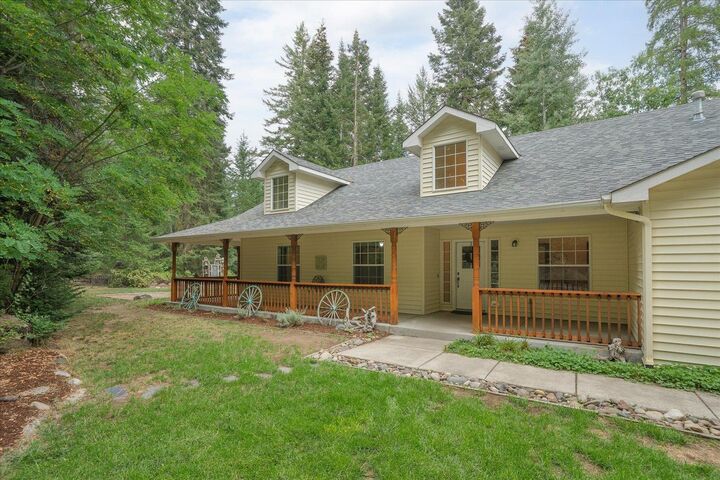 Property Photo:  35120 N Regal Ln  WA 99006 