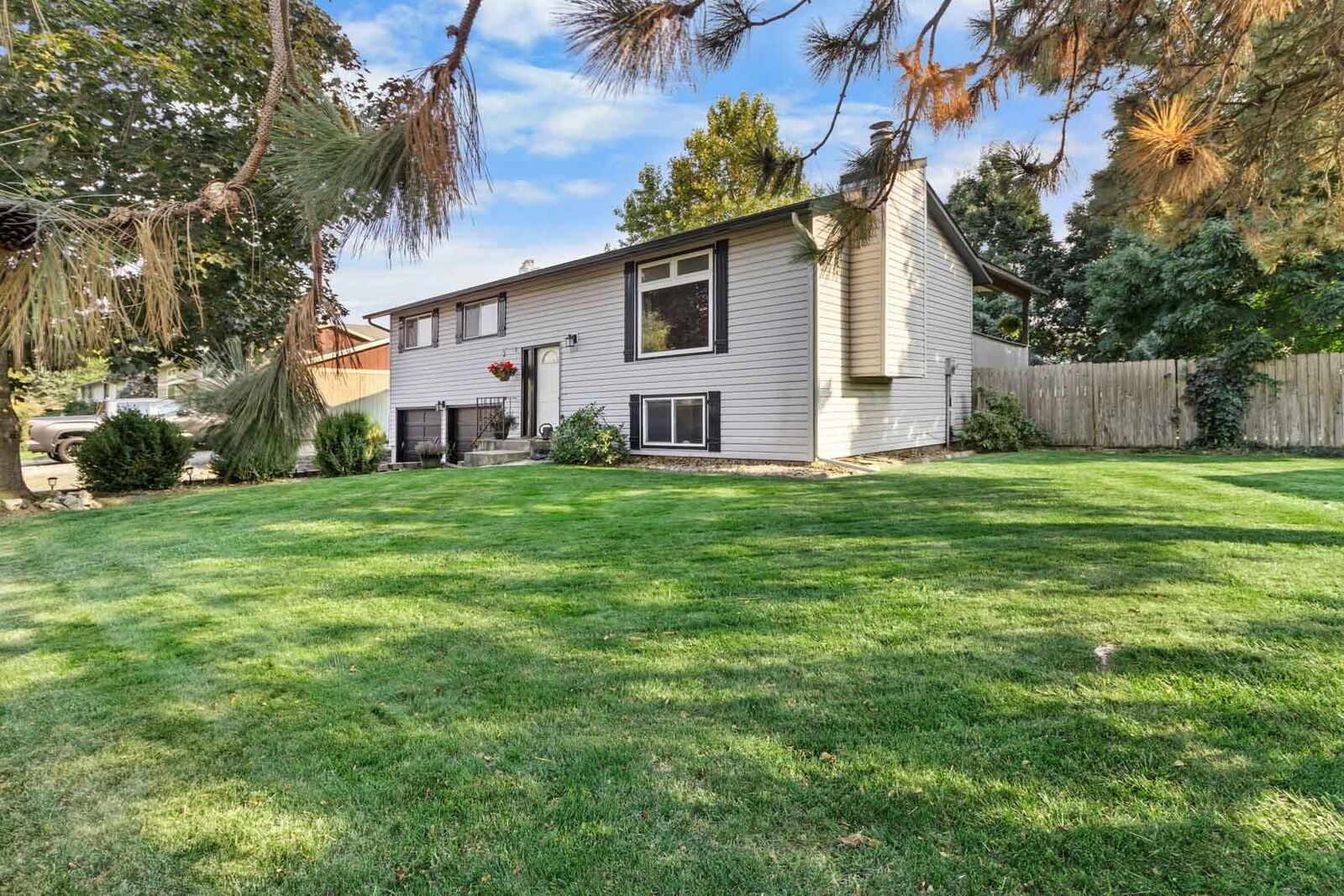 Property Photo:  11516 E 37th Ave  WA 99206 